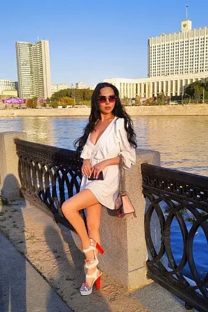 Анкета Роковая красотка Аня с реальными фото