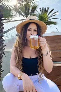 Детализированные фото и отзывы Ассоль VIP